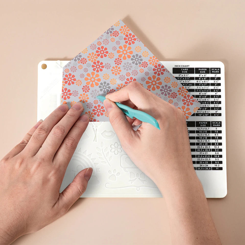 Mini Plastic Scoring Board with Measuring Grid for DIY Crafts